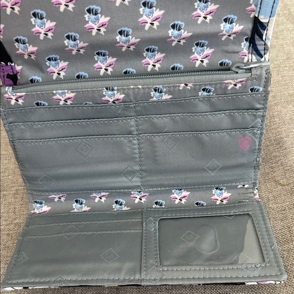 Vera Bradley Plum Pansies floral quilted wallet like new condition - Picture 3 of 9